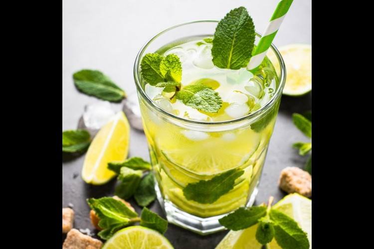 طريقة عمل عصير الليمون بالنعناع البارد