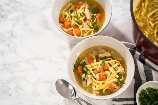 شوربة الدجاج والمعكرونة