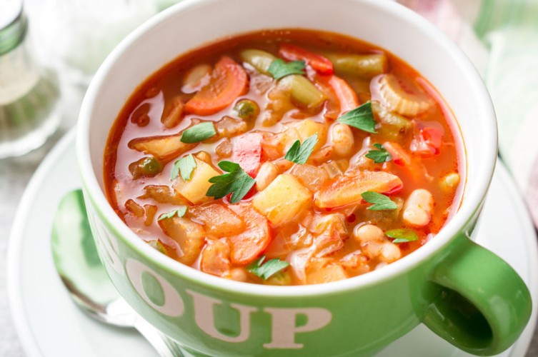 شوربة الخضار مع البطاطا الحلوة