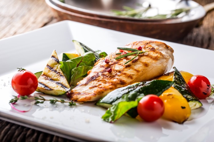 صدور الدجاج بالخضار لمرضى السكر