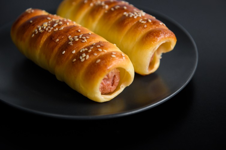 معجنات بالنقانق