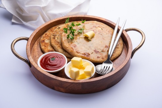 خبز النان بالزبدة والثوم