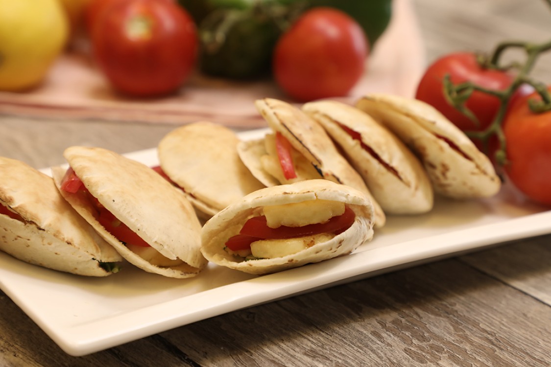 ساندويش الحلوم المحمص مع الجرجير بالفيديو