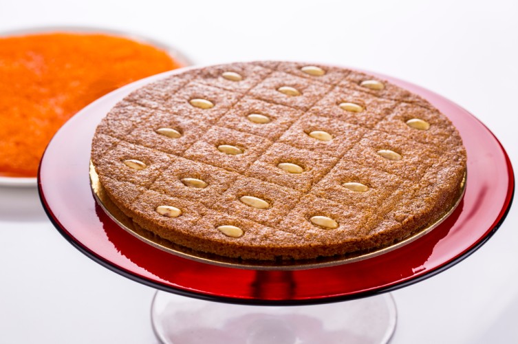 بسبوسة التمر بالقرفة