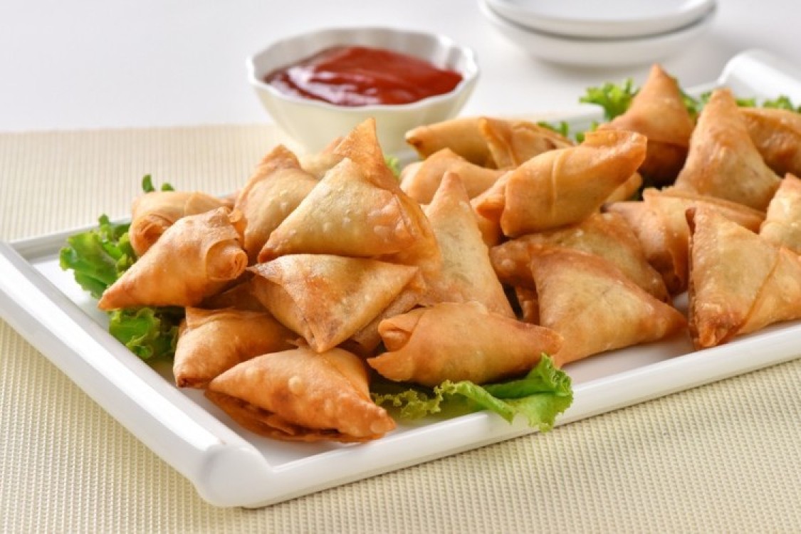 نصائح لقلي السمبوسة من دون أن تمتصّ الزيت