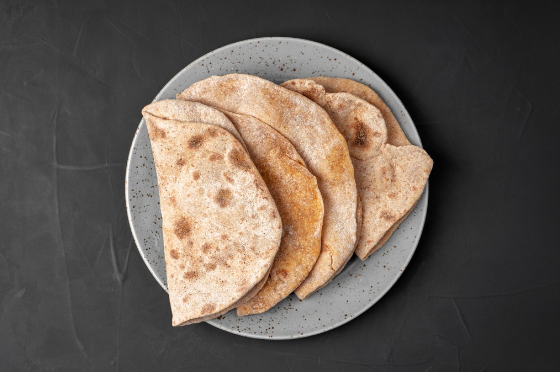 خبز تورتيلا أسمر