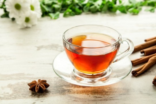 شاي الأعشاب بوصفات مفيدة وصحية