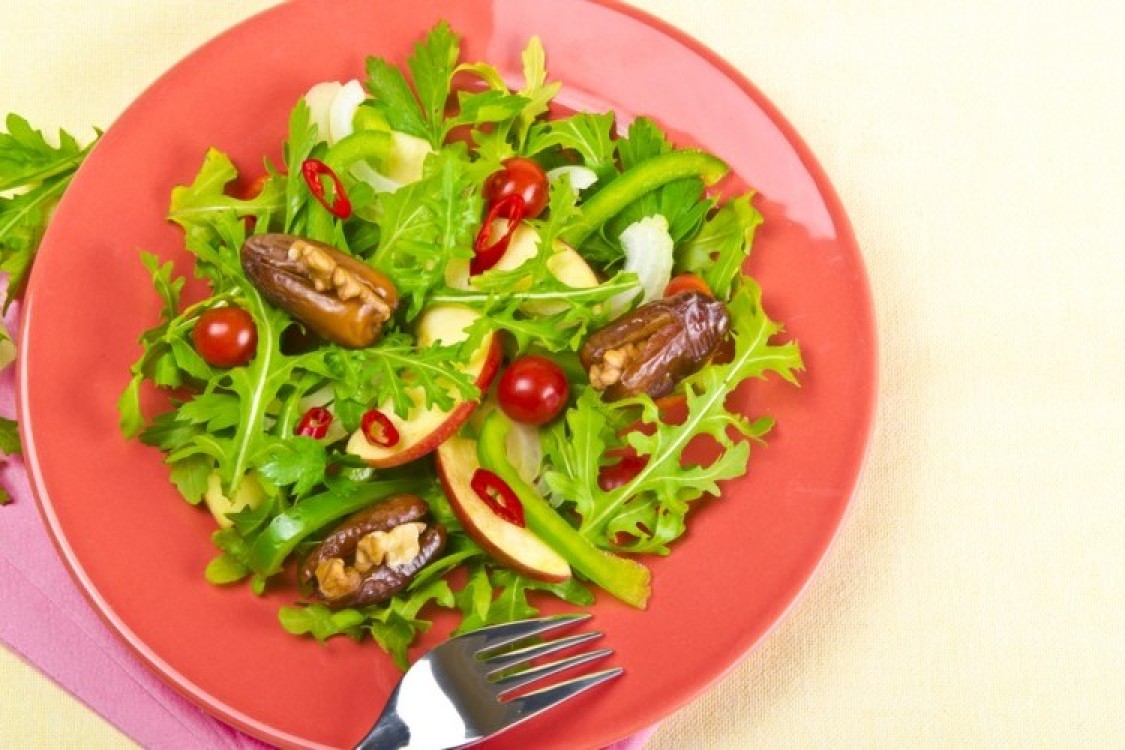 سلطات بالتمر بالفيديو والصور