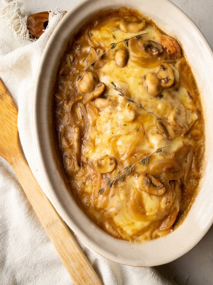 طاجن الدجاج مع المشروم والجبن