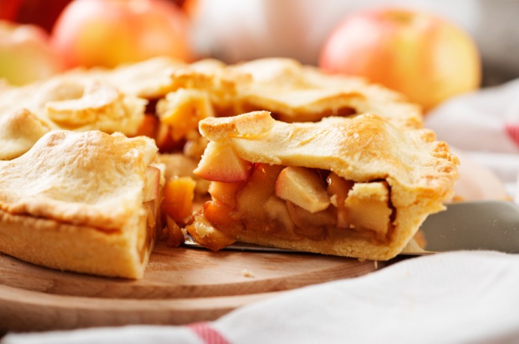 فطيرة التفاح بالقرفة