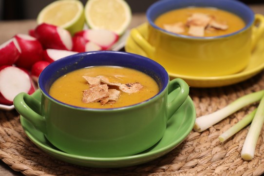 شوربة العدس بالبطاطس الحلوة بالفيديو
