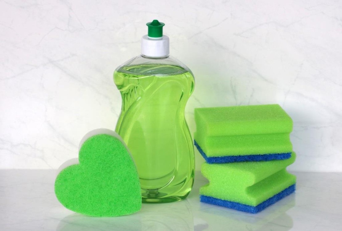 استخدامات جديدة لسائل جلي الصحون خارج حوض المطبخ