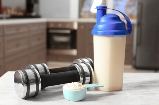 أفضل مشروب بعد التمرين لبناء العضلات