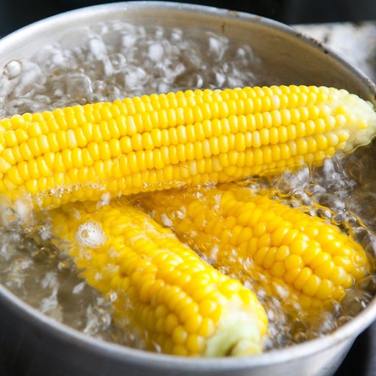 طريقة سلق الذرة المجمدة