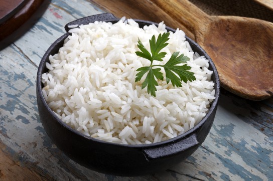 تعرفي على الطريقة السهلة لتسخين الأرز المطبوخ المُتبقي