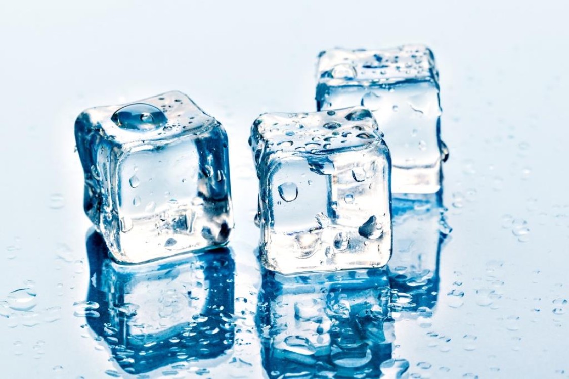 كيفية صنع مكعبات ثلج شفافة