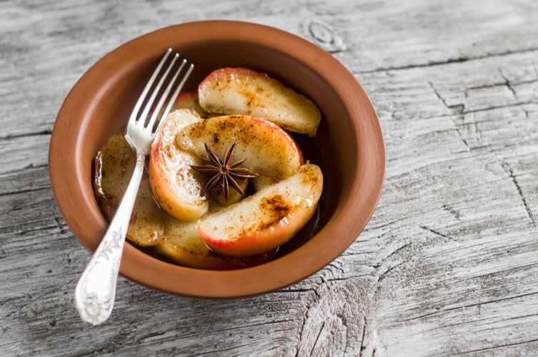 رقائق التفاح بالقرفة للدايت