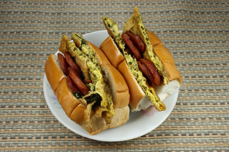 ساندويش النقانق والبيض