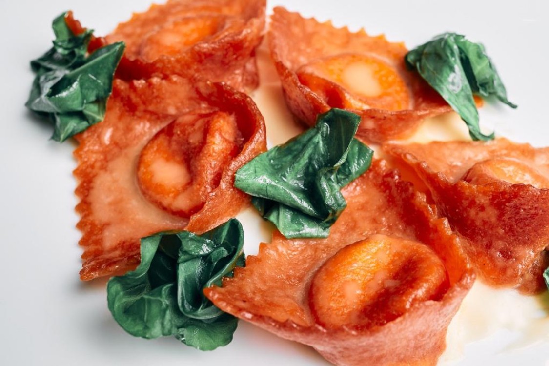 تورتيليني بالطماطم والكمأة السوداء