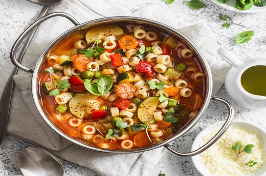شوربة المنستروني الإيطالية