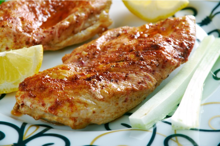 دجاج مشوي بالتتبيلة الحارة