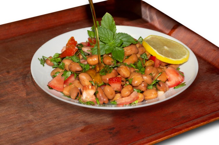 الفول المدمس بالزيت الحار