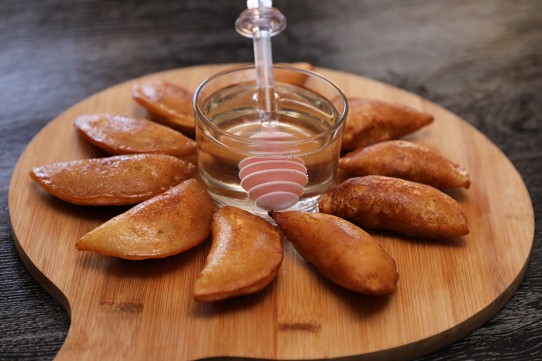 القطايف بالجبنة والفستق الحلبي بالفيديو