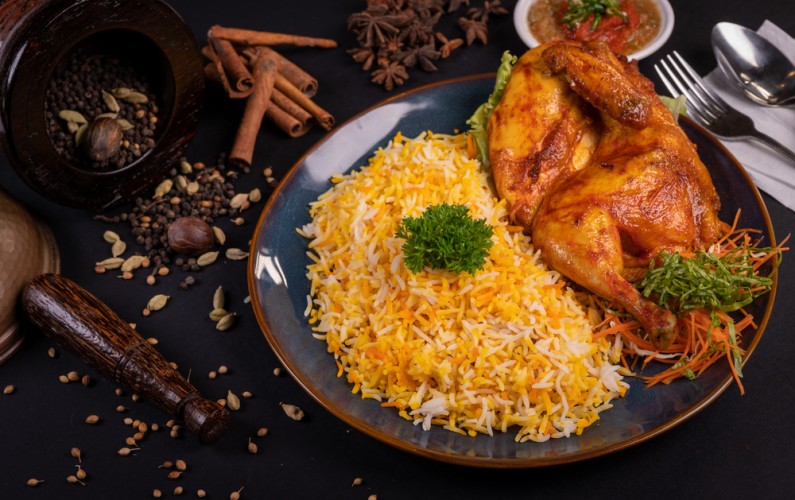 طريقة عمل حنيذ بالدجاج