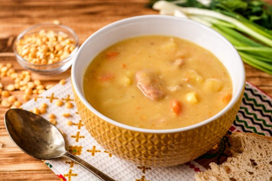 شوربة العدس باللحم