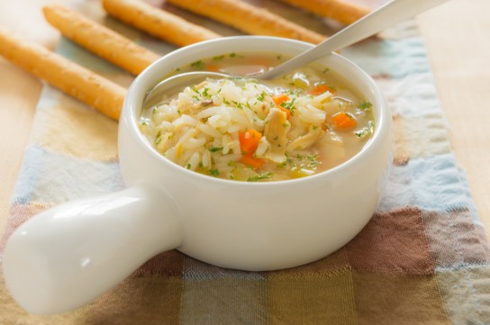 شوربة الدجاج السادة