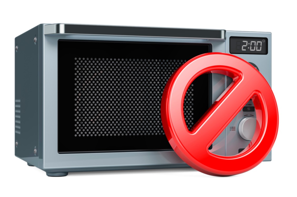 أطعمة لا تسخينها بالمايكرويف