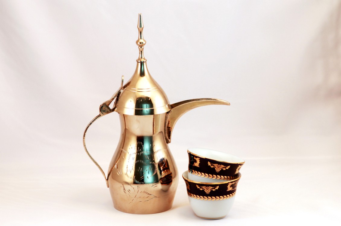 أفضل طريقة لتنظيف تيرمس القهوة والتخلص من الرائحة