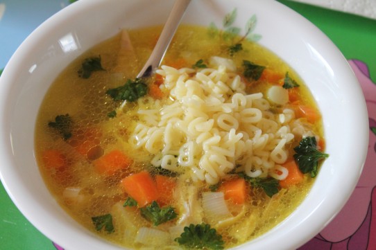 شوربة مكرونة بالدجاج