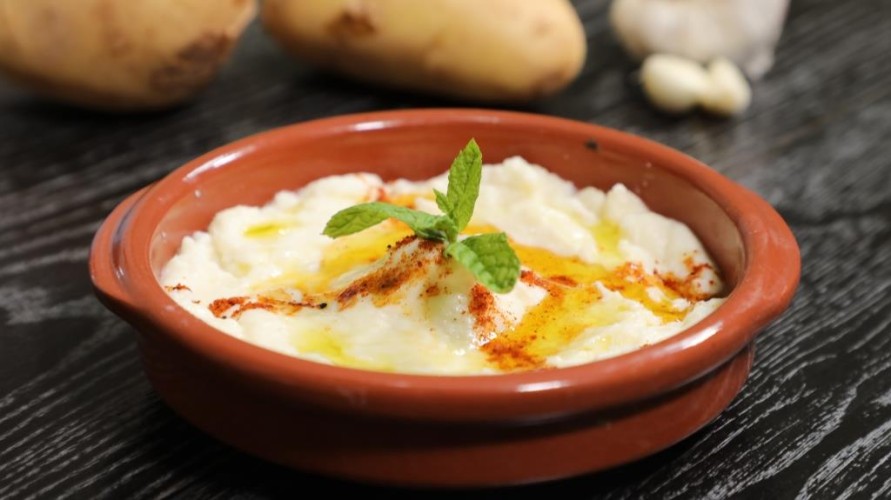 متبل البطاطس بالطحينية