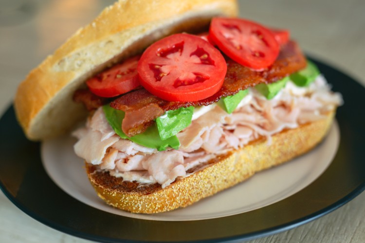 ساندوتش أفوكادو بالتيركي