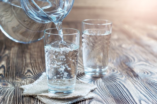 أهم فوائد شرب الماء في الحرّ