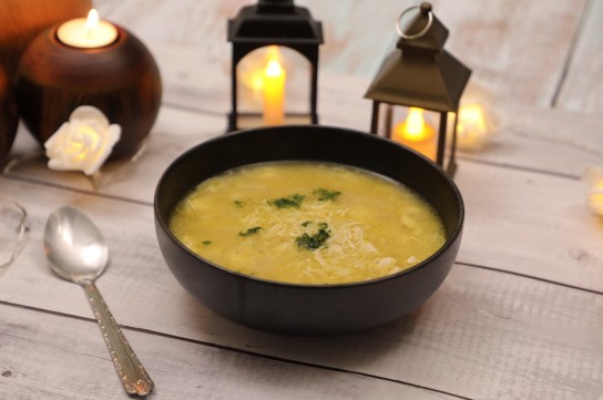 شوربة الشعيرية بالدجاج بالفيديو