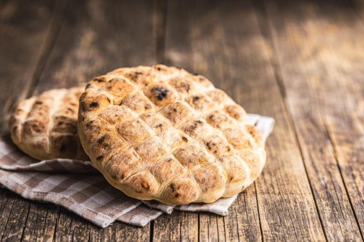 خبز المقناة على الطريقة السعودية