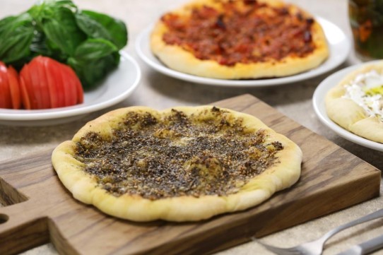 طريقة عمل مناقيش بالزيت والزعتر