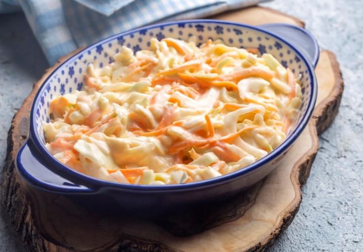 سلطة الكولسلو السهلة بعصير البرتقال