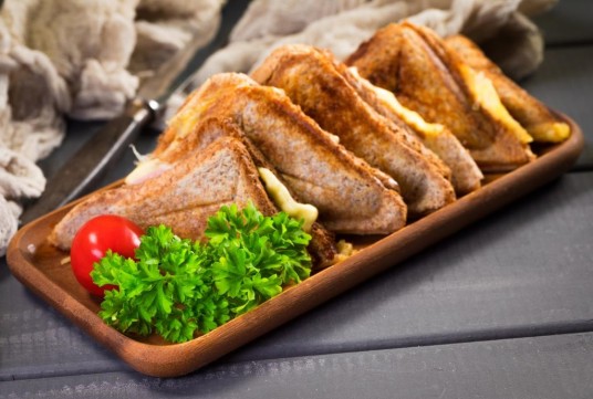 توست بالجبن بالفرن