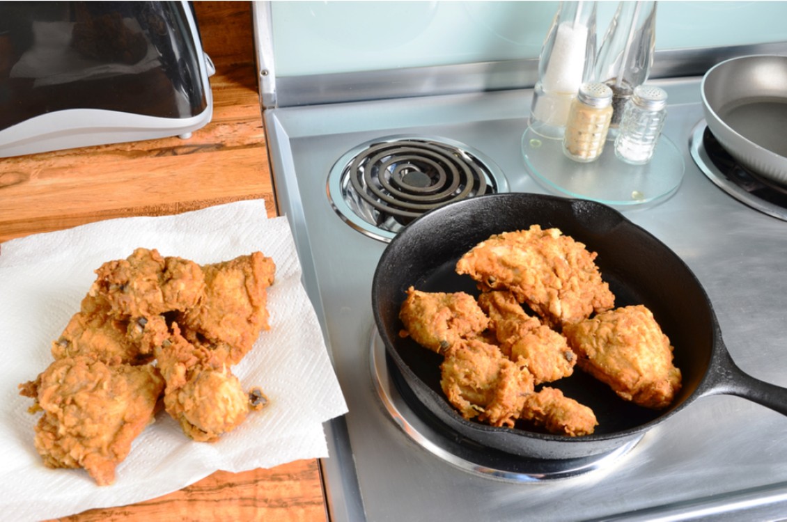 تعرفي على أهم الطرق للتخفيف من امتصاص الزيت عند القلي