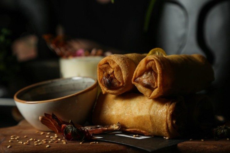 رولات المسخن مع الصوص