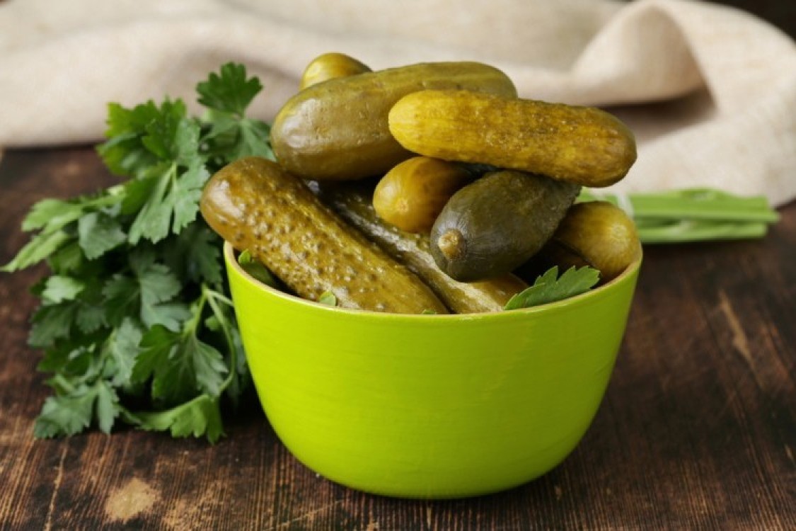 أفضل 10 أنواع مخللات منزلية