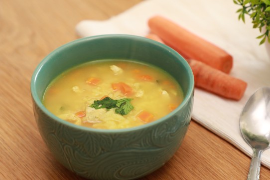 شوربة الدجاج بالجزر والزنجبيل بالفيديو