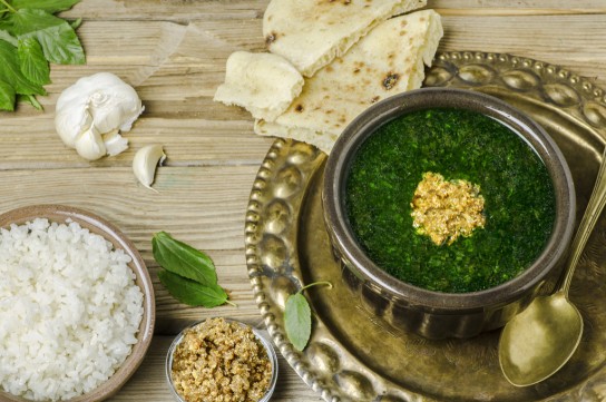 ملوخية ناعمة بالدجاج
