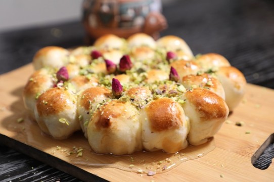 خلية النحل بالحشوة الحلوة والمالحة