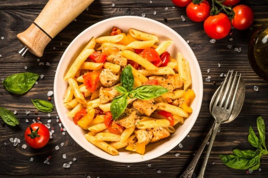 باستا بالدجاج والخضار