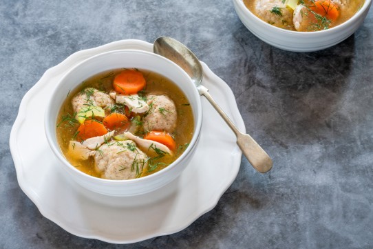 شوربة كرات الدجاج