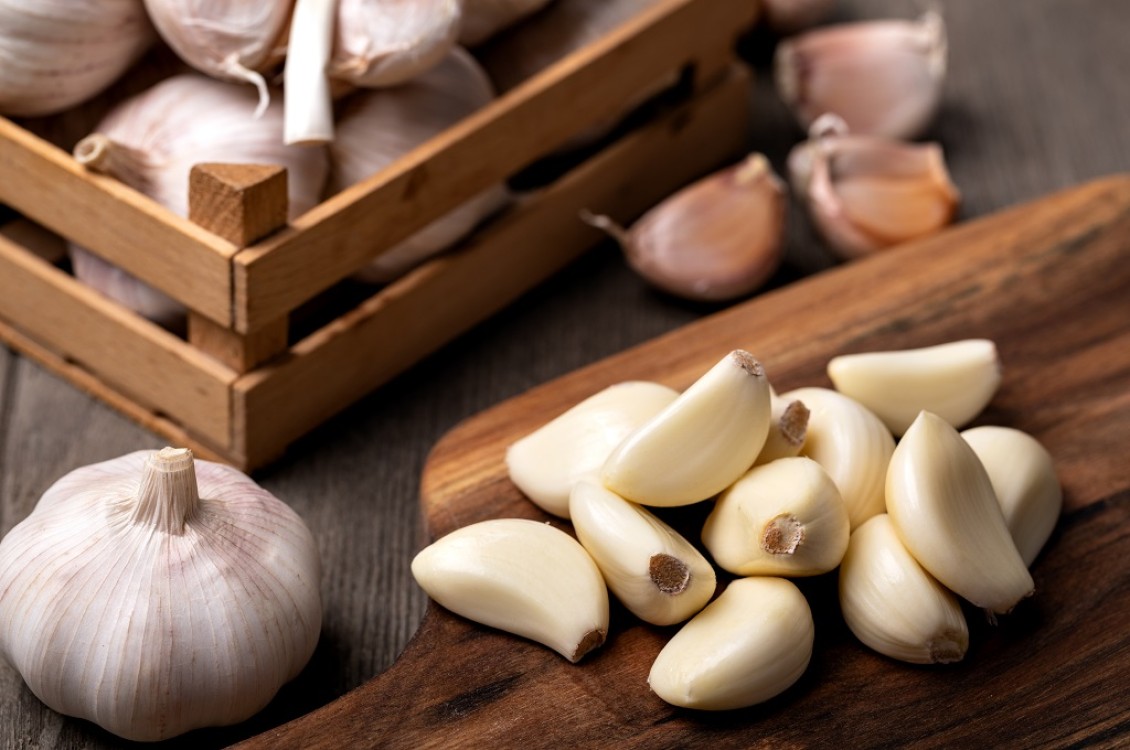 هل يساعد تناول الثوم في منع الإصابة بفيروس كورونا؟